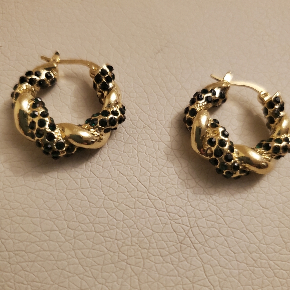 EARRING